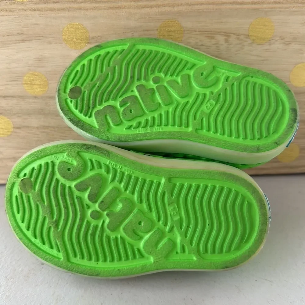 Native Slip On Glow‎ In The Shoes Green Sz C4